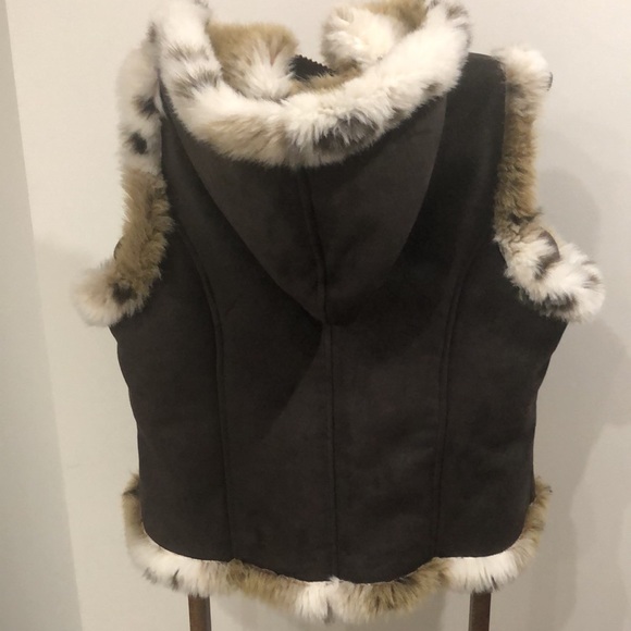 Hooded Vest - Picture 5 of 7